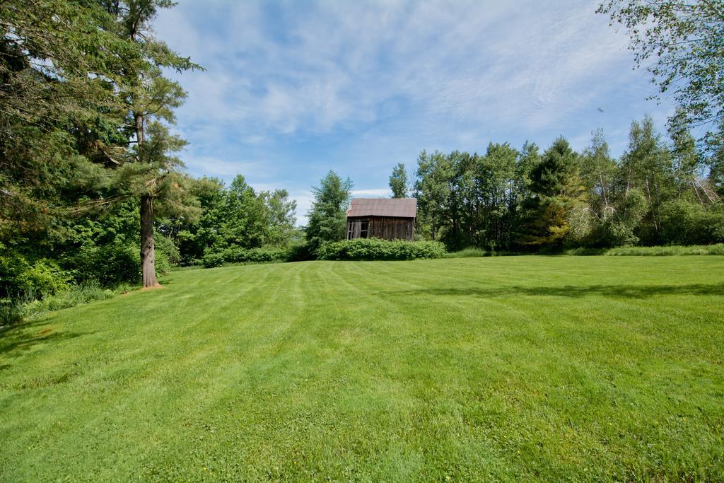 Auberge La Raveaudiere North Hatley Exterior photo