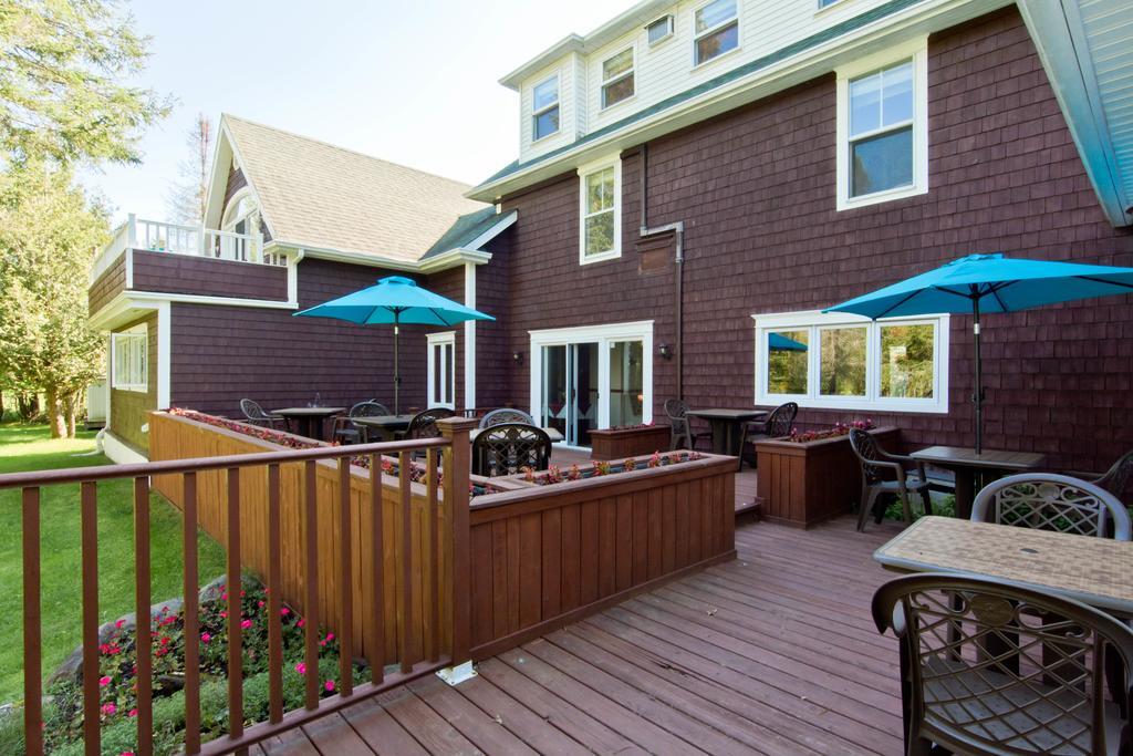 Auberge La Raveaudiere North Hatley Exterior photo