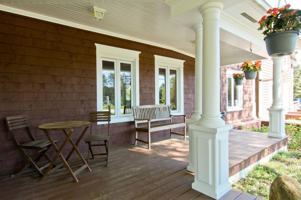 Auberge La Raveaudiere North Hatley Exterior photo